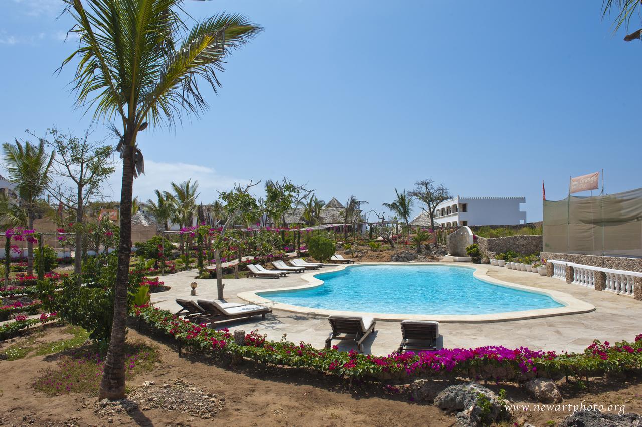 Jumbo Watamu Hotel Buitenkant foto