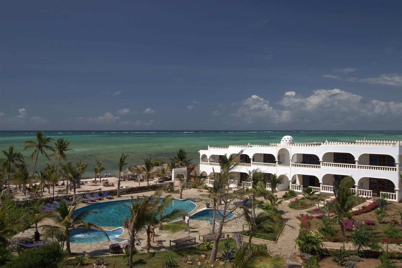 Jumbo Watamu Hotel Buitenkant foto