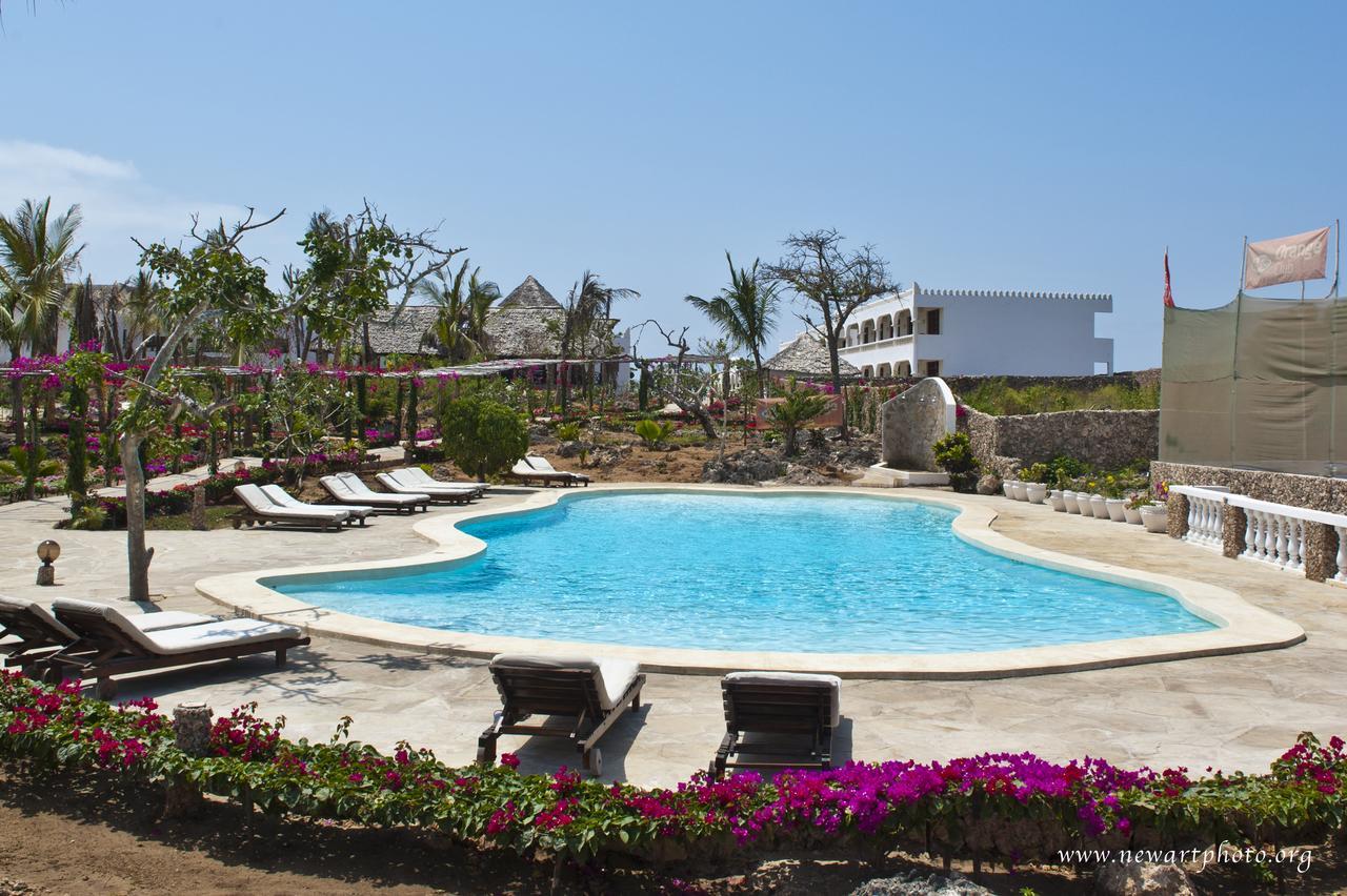 Jumbo Watamu Hotel Buitenkant foto