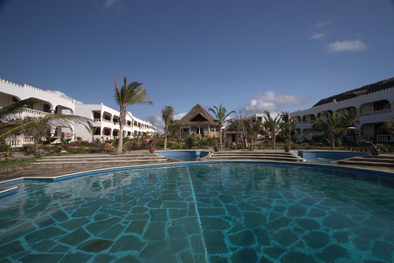 Jumbo Watamu Hotel Buitenkant foto