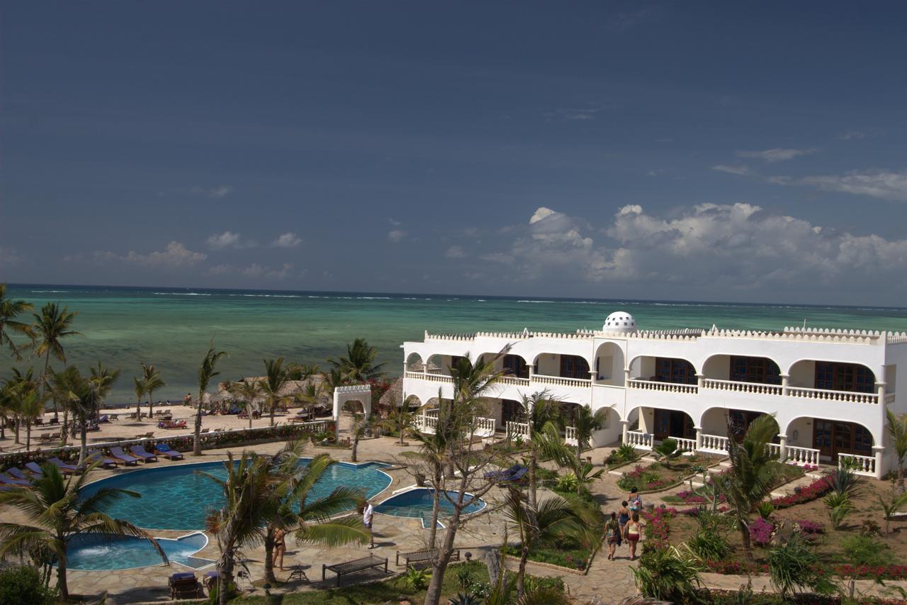 Jumbo Watamu Hotel Buitenkant foto