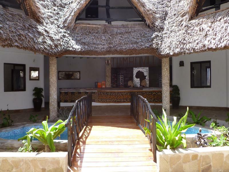 Jumbo Watamu Hotel Buitenkant foto