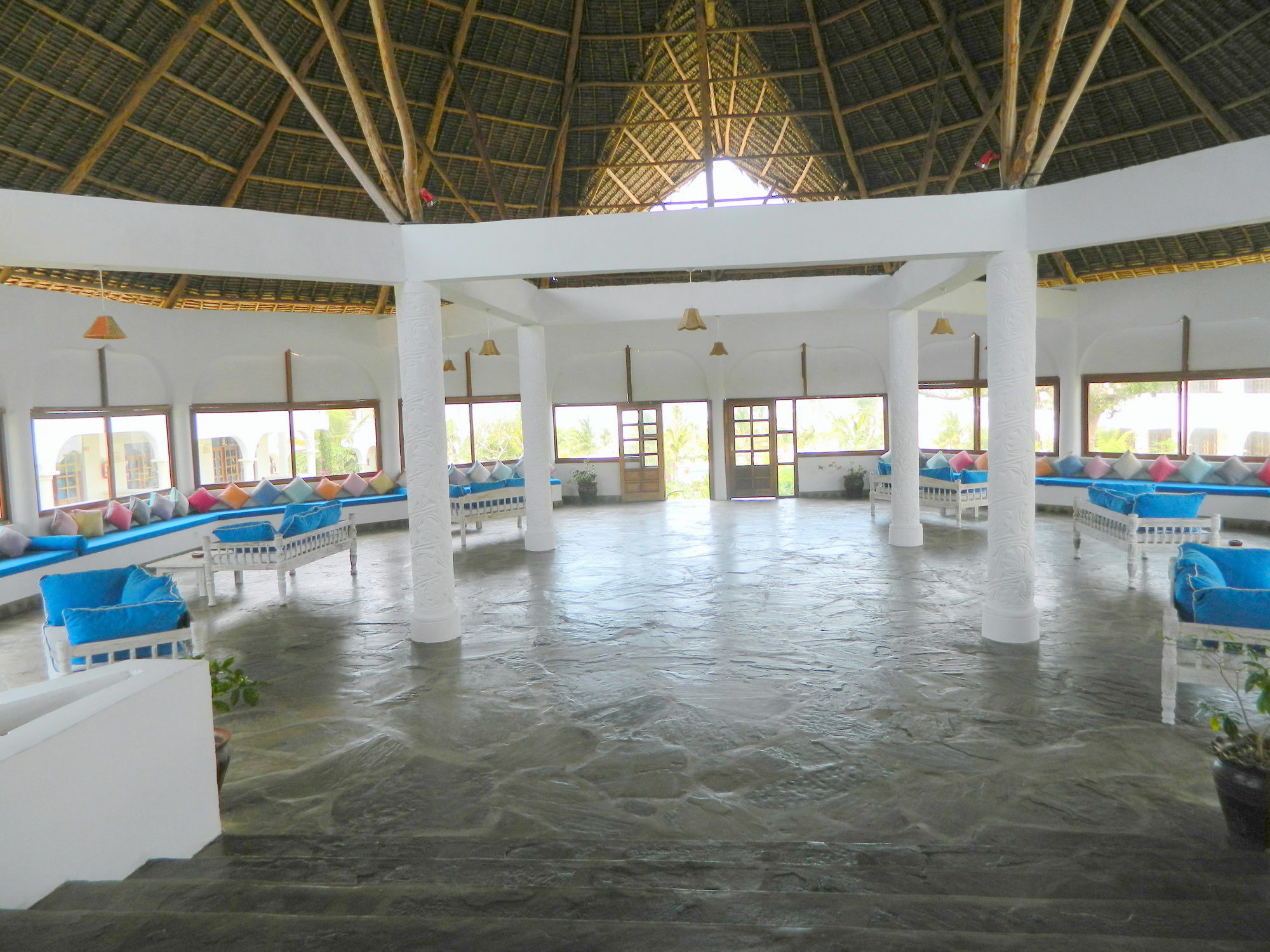 Jumbo Watamu Hotel Buitenkant foto
