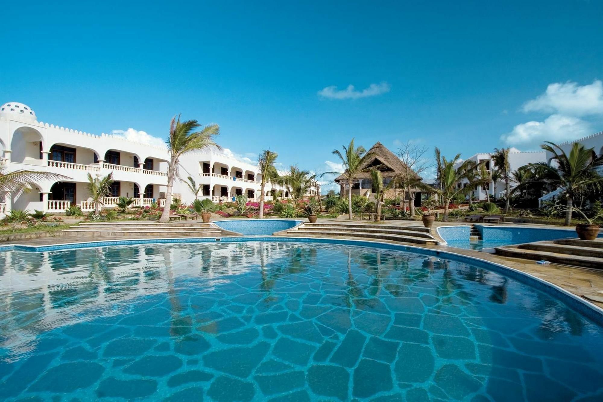 Jumbo Watamu Hotel Buitenkant foto
