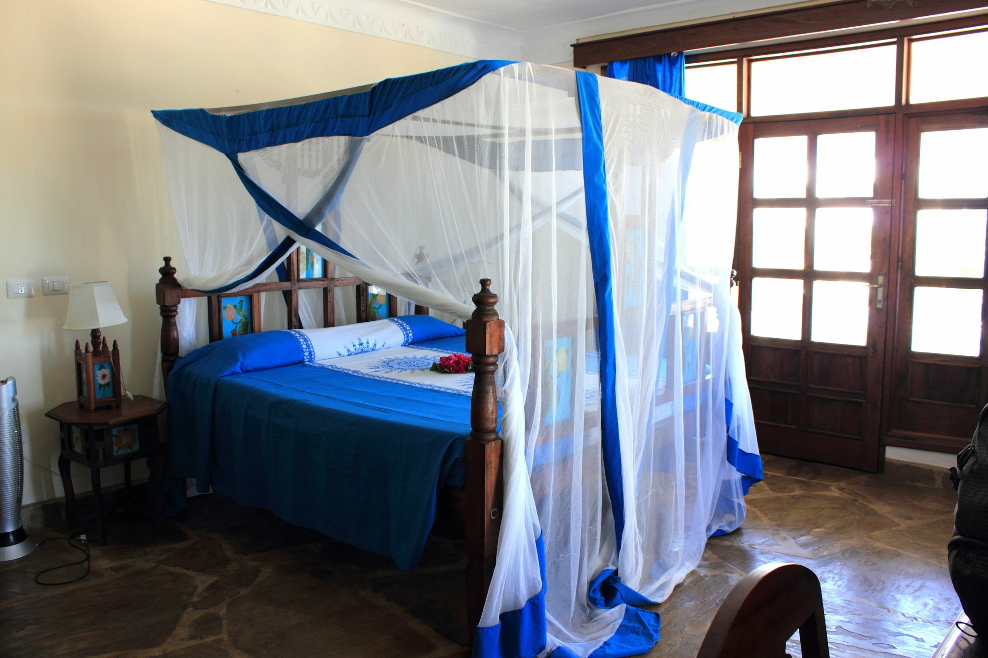 Jumbo Watamu Hotel Buitenkant foto