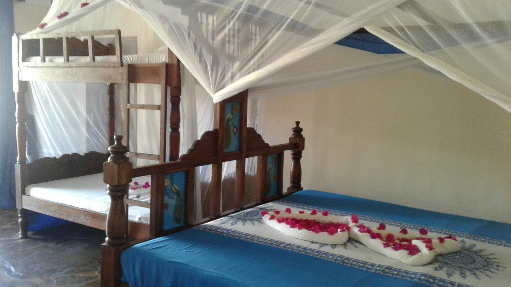 Jumbo Watamu Hotel Buitenkant foto