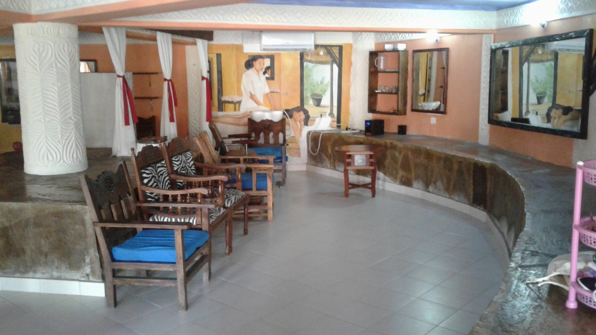 Jumbo Watamu Hotel Buitenkant foto